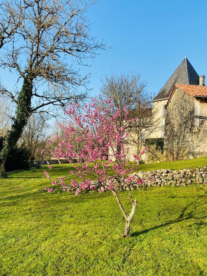 Bed and Breakfast Maison Du Roc à Champagnac-de-Bélair Extérieur photo