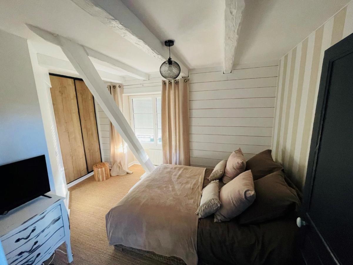 Bed and Breakfast Maison Du Roc à Champagnac-de-Bélair Extérieur photo